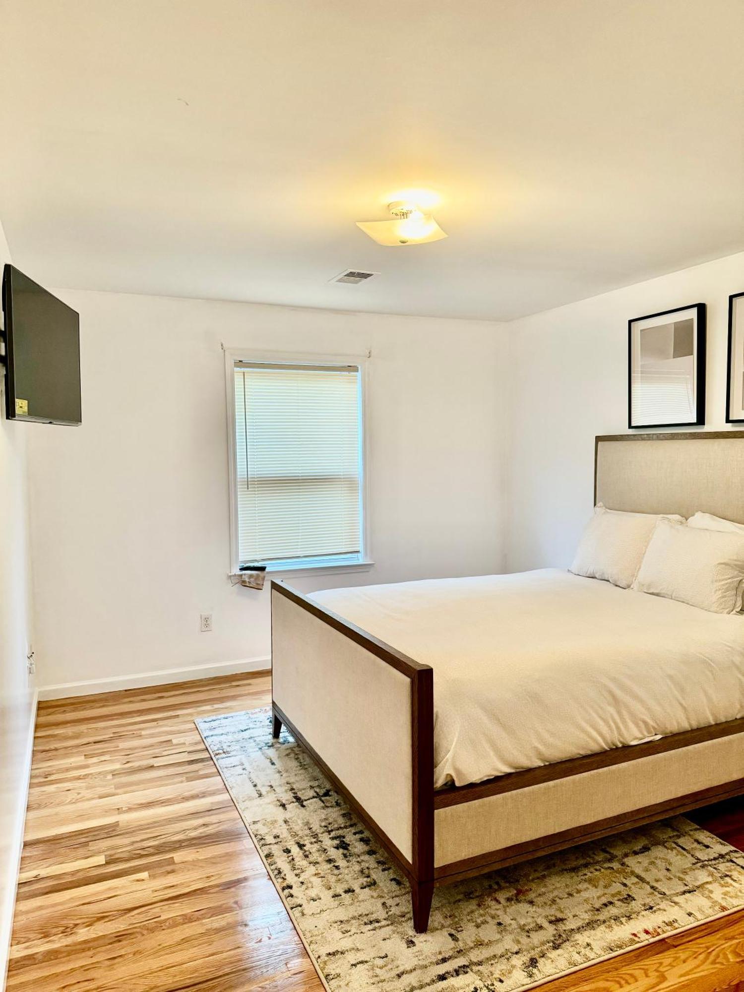 Stylish Evergreen Apartment By Newark Airport Exterior photo